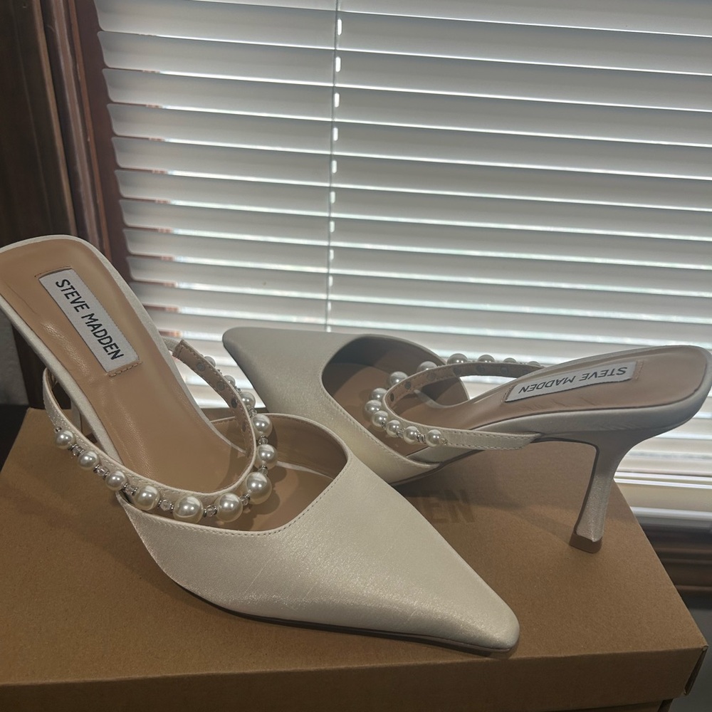 Steve Madden Cream Pearl-Embellished Women's Heels